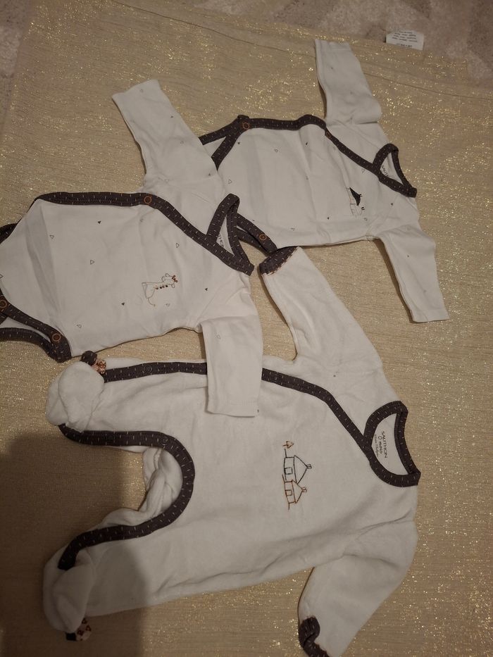 Lot vetement naissance jamais porté - photo numéro 3