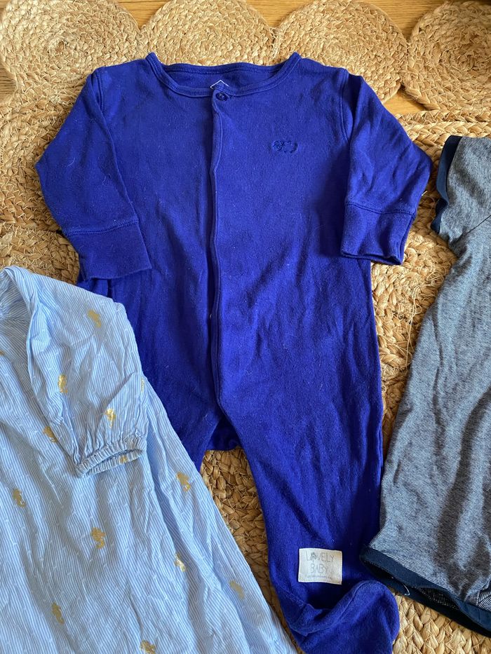 Lot bébé été 6 mois barboteuse H&M et pyjama fin bleus - photo numéro 3