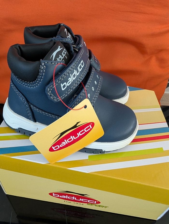 Chaussures garçon. Taille 21. Neuf. Balducci - photo numéro 3