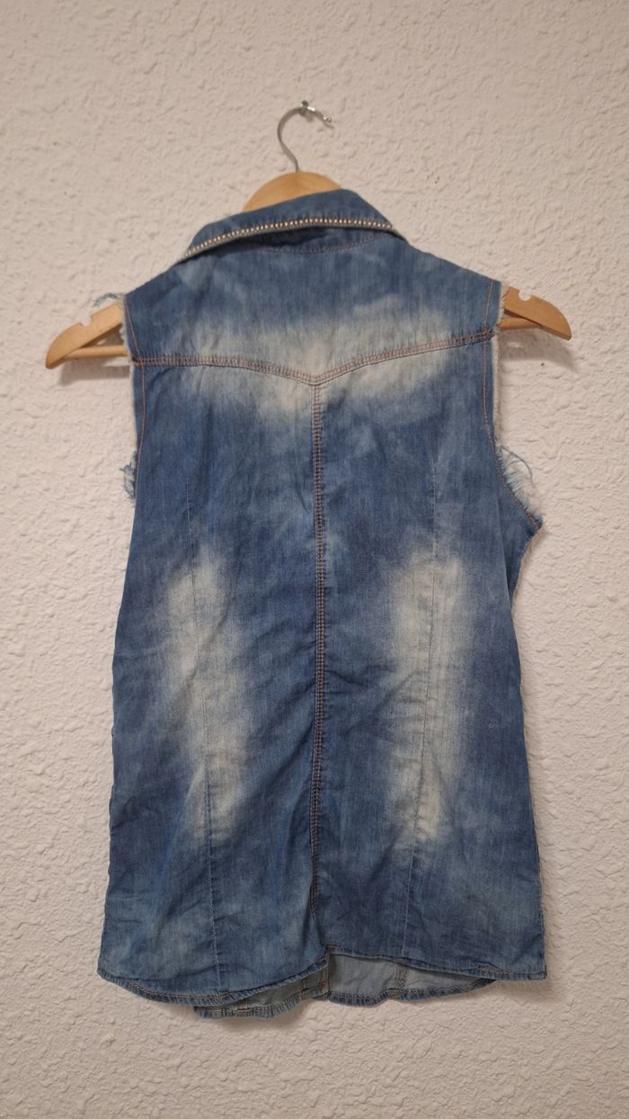 💙 Chemise sans manches en jean – taille M - photo numéro 4