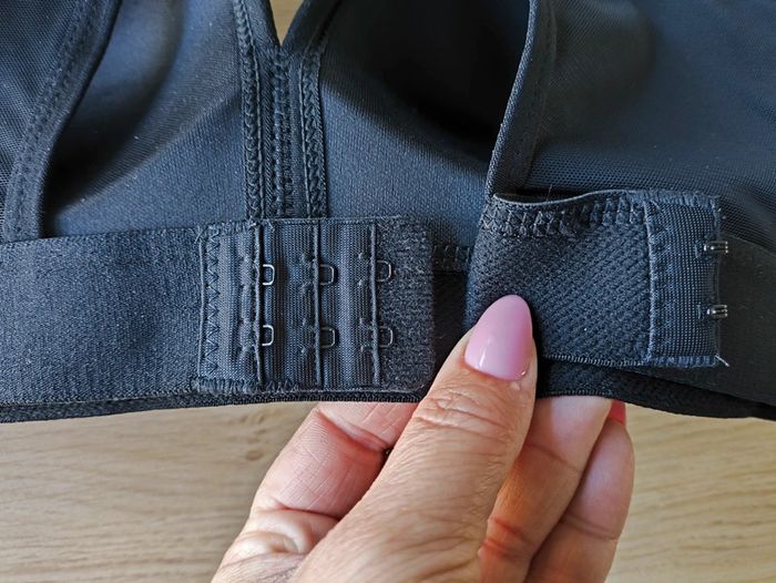 Brassière de sport neuve - photo numéro 3