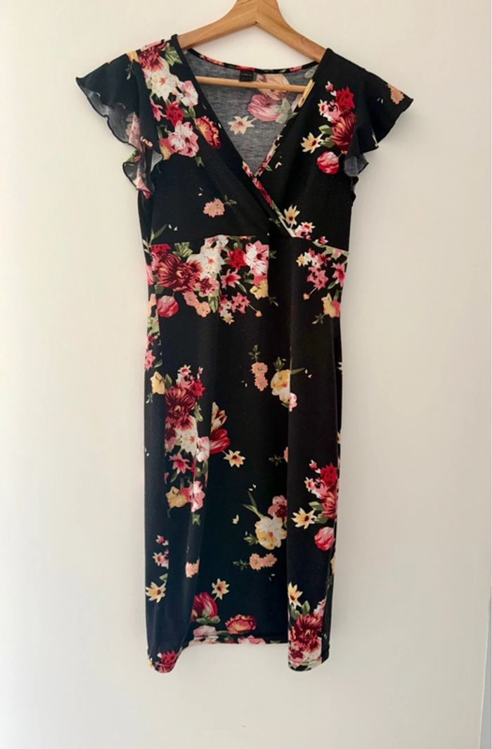 Robe d’été cintrée noire fleurie SHEIN taille M - photo numéro 2