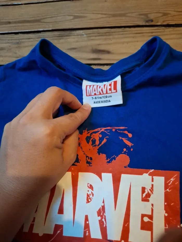 Tshirt marvel taille 7/8 ans - photo numéro 3