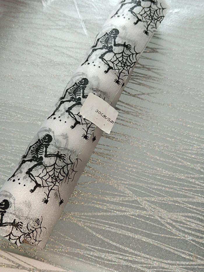 Chemin de table blanc 🤍 Squelette 🖤 - photo numéro 2