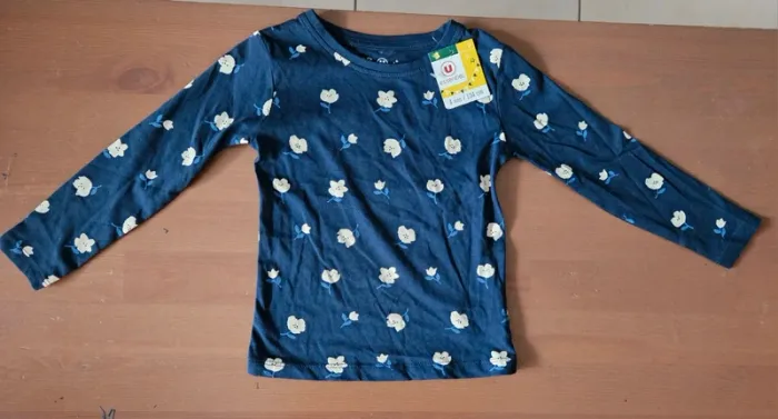 T-shirt manches longues taille 4 ans - photo numéro 6