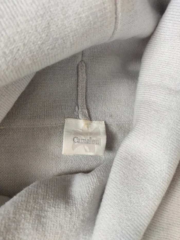Pull manches courtes col roulé large gris pâle taille M. - photo numéro 2