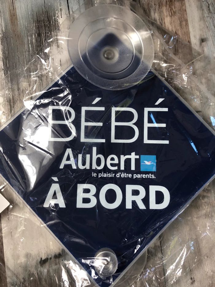 Autocollant voiture neuf - photo numéro 2