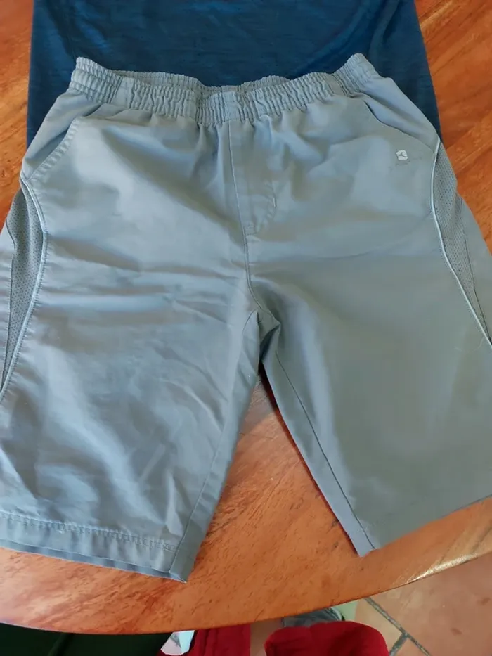 Short et t-shirt - photo numéro 2