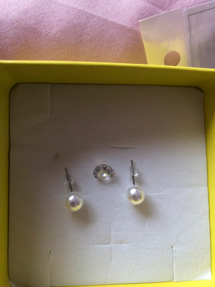 Boucles d’oreilles perles blanche