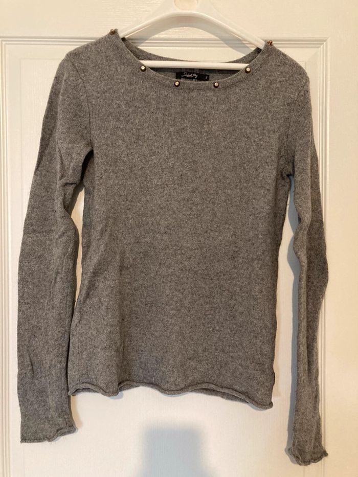 Pull gris