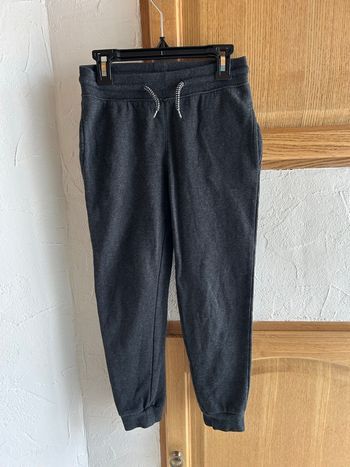 Jogging gris anthracite  Gémo- taille 10 ans