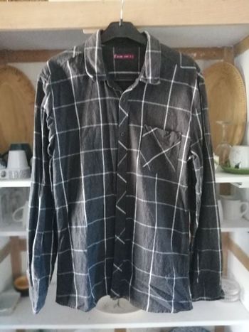 Chemise à carreaux taille 40