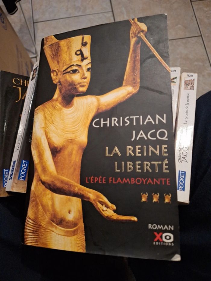 Lot 10 livres Christian Jacq - photo numéro 2