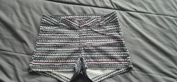 Short noir et rose