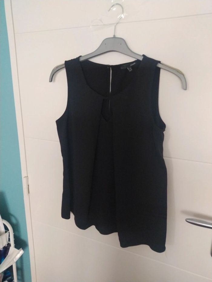 Débardeur noir habillé