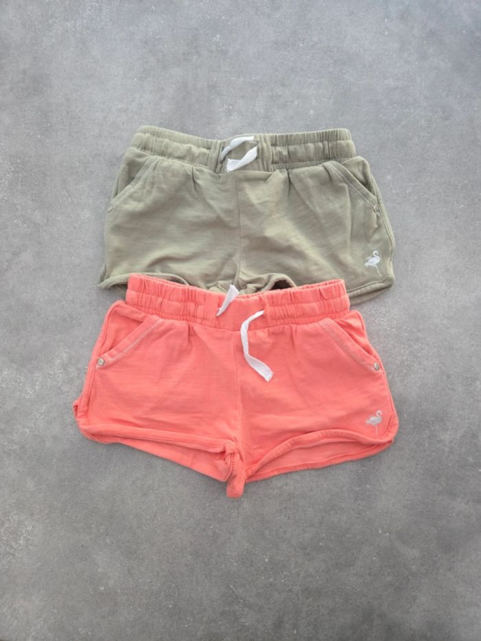 Lot 2 shorts été fille kaki saumon T4ans TBE orchestra