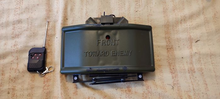 réplique Claymore avec télécommande sans fil - photo numéro 2