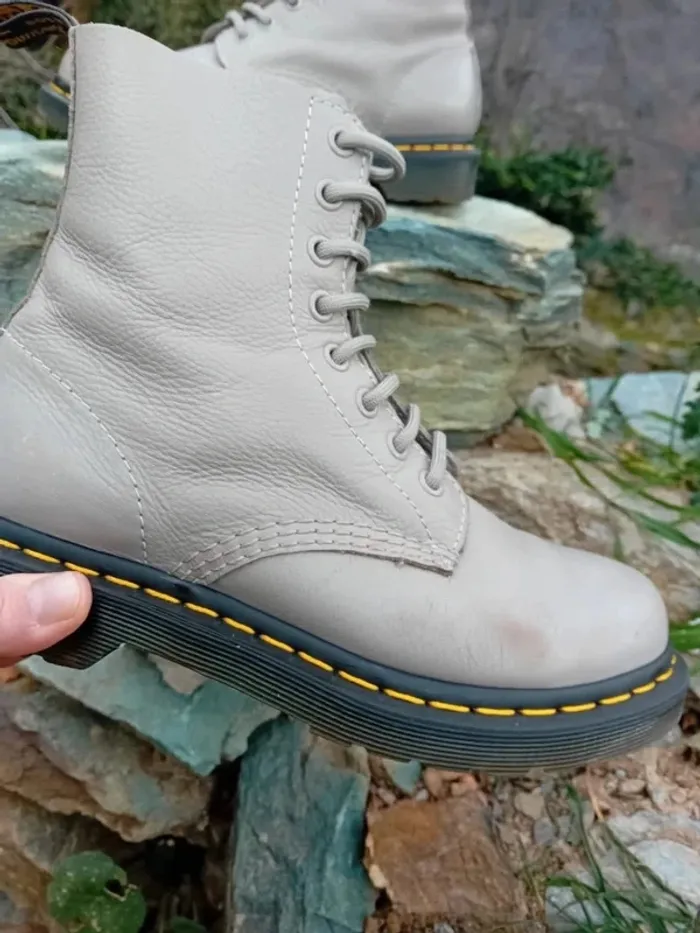 Dr. Martens 1460 cuir souple Pascal virginia 37 gris/beige - photo numéro 2