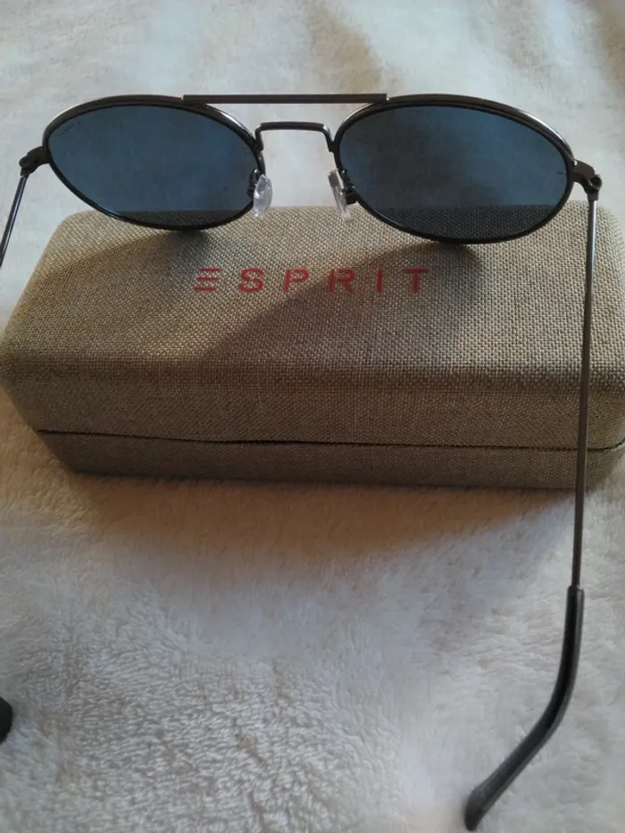 Lunette de soleil Esprit - photo numéro 5
