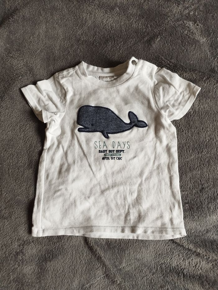 Short + T-shirt 24 mois 🐋 - photo numéro 2