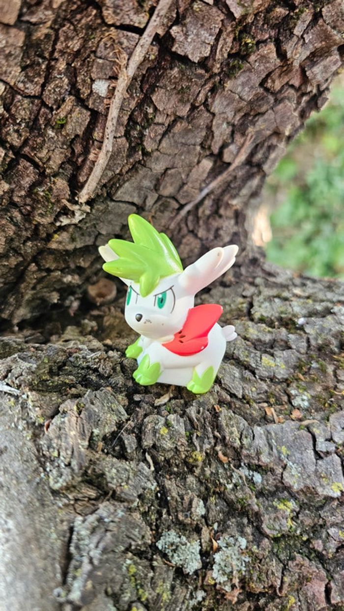 Super figurine Pokemon Nintendo finger puppet shymin