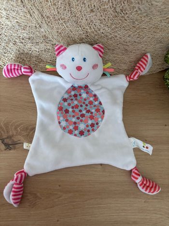Doudou plat chat rose blanc p’tit bisou Aubert 