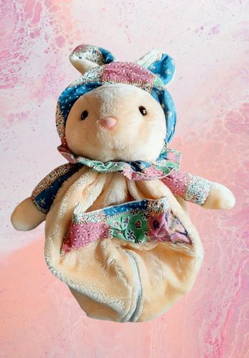 Doudou lapin range pyjama pour enfants