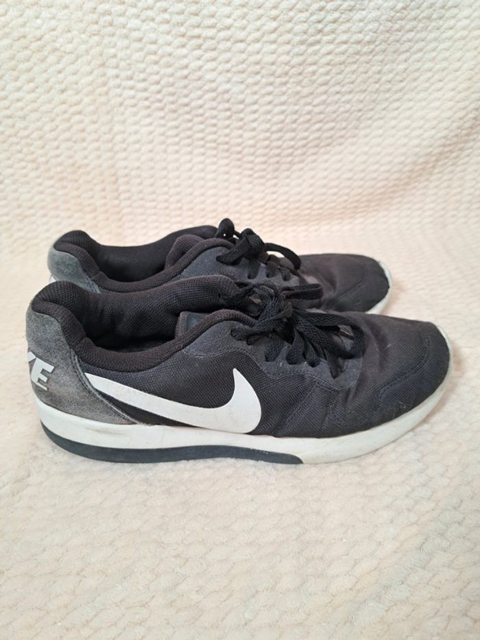 Baskets noires - Nike - Taille 41 👟 - photo numéro 2