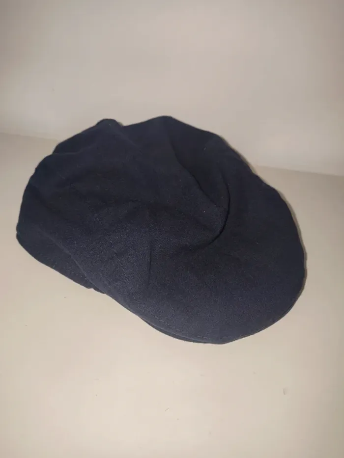Béret bleu marine taille 49 excellent état