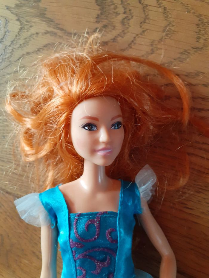🎀 Barbie rousse Fashionista - photo numéro 2