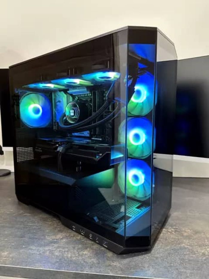 PC GAMING / AMD Ryzen 9800X3D / RTX 5090 / SSD M.2 6 To / 128 Go de RAM DDR5 - photo numéro 4