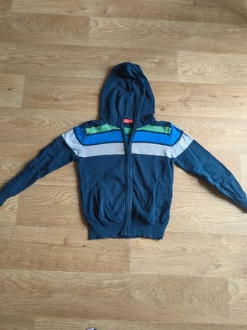 Gilet a capuche