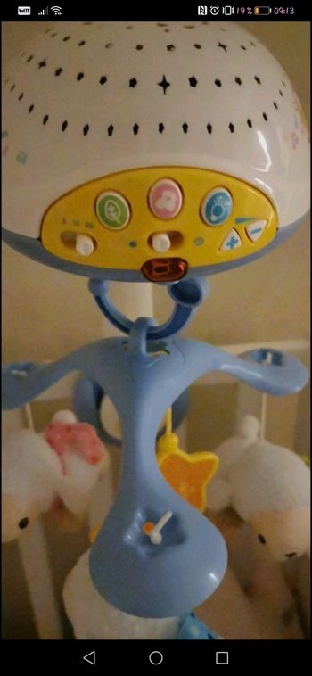 Mobile musical et lumineux