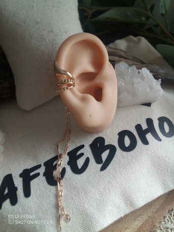 Clip oreille avec pendants dorés