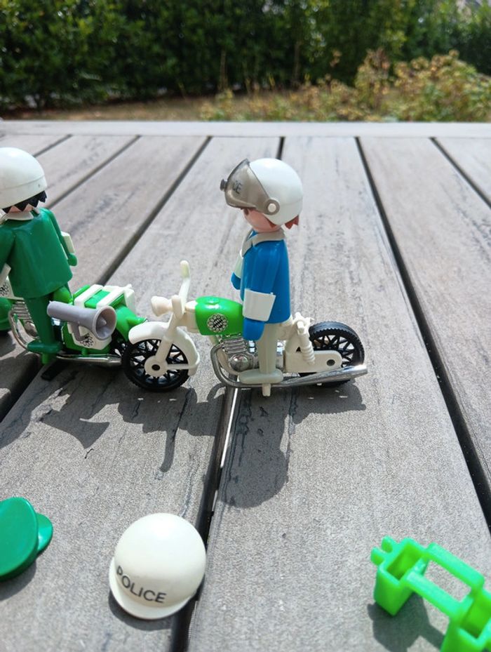 Lot de 2 playmobils policiers vintage - photo numéro 7
