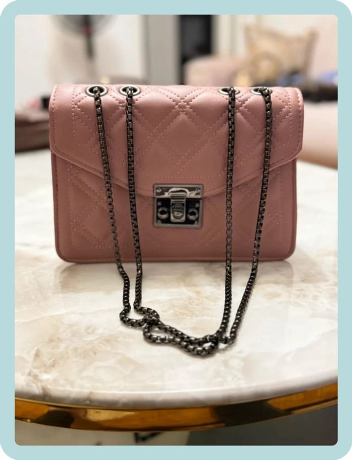 Sac à bandoulière chaînée