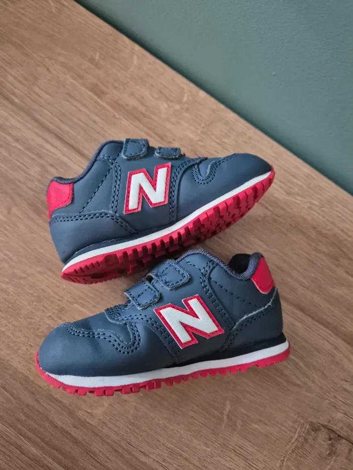 Baskets noir et rouge garçon new balance pointure 21 - photo numéro 2