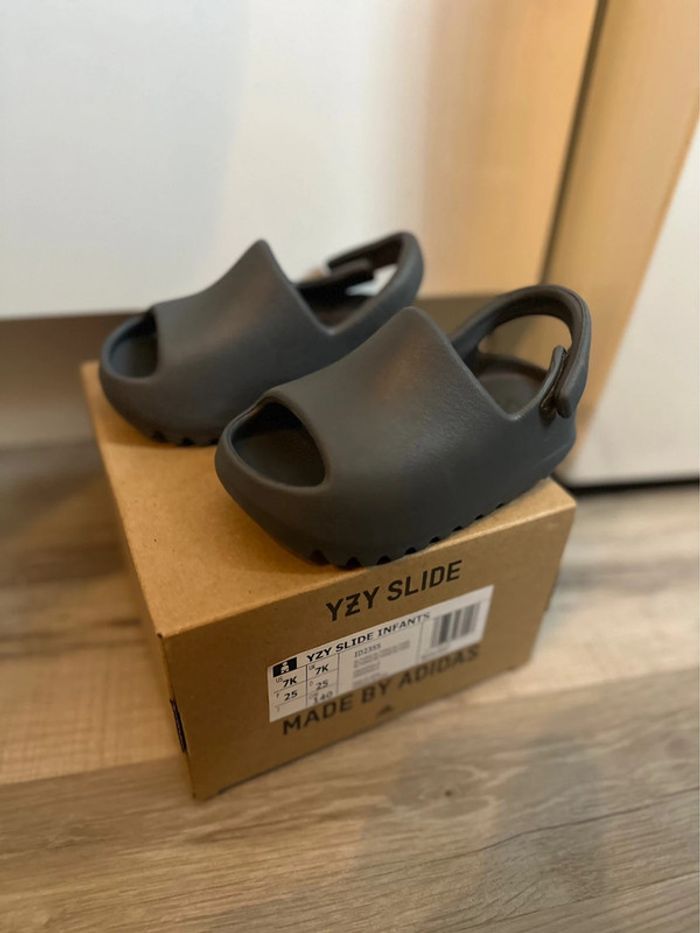 Yeezy slide 25 - photo numéro 3