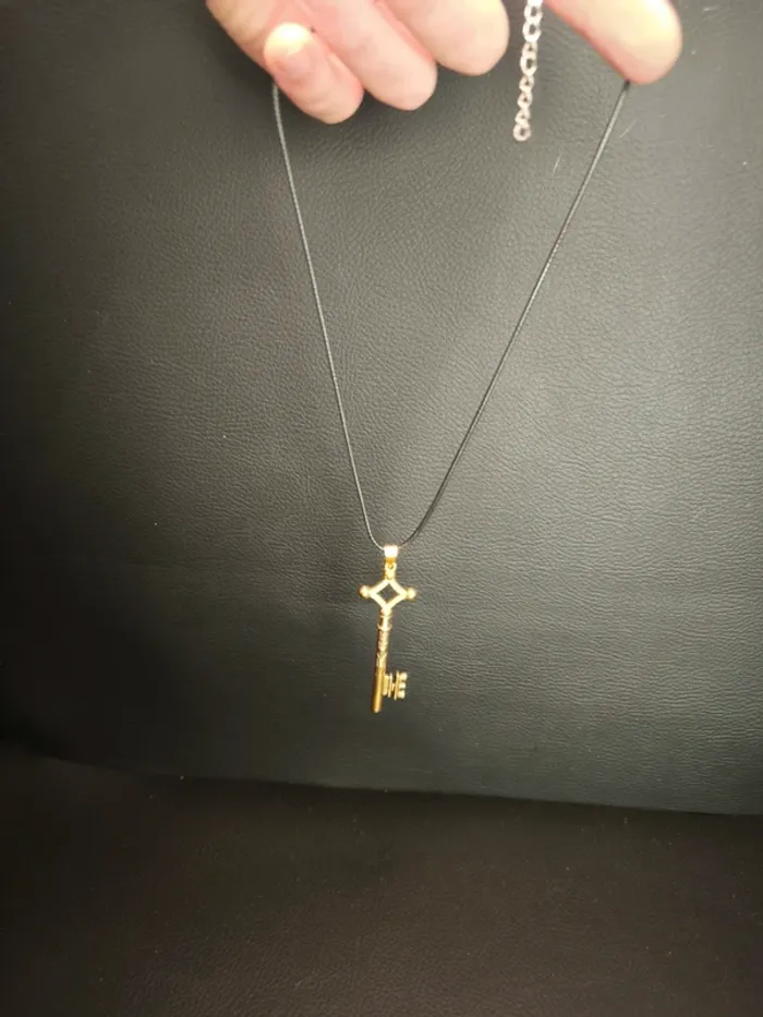 collier clé d'Eren attaque des titans - photo numéro 4