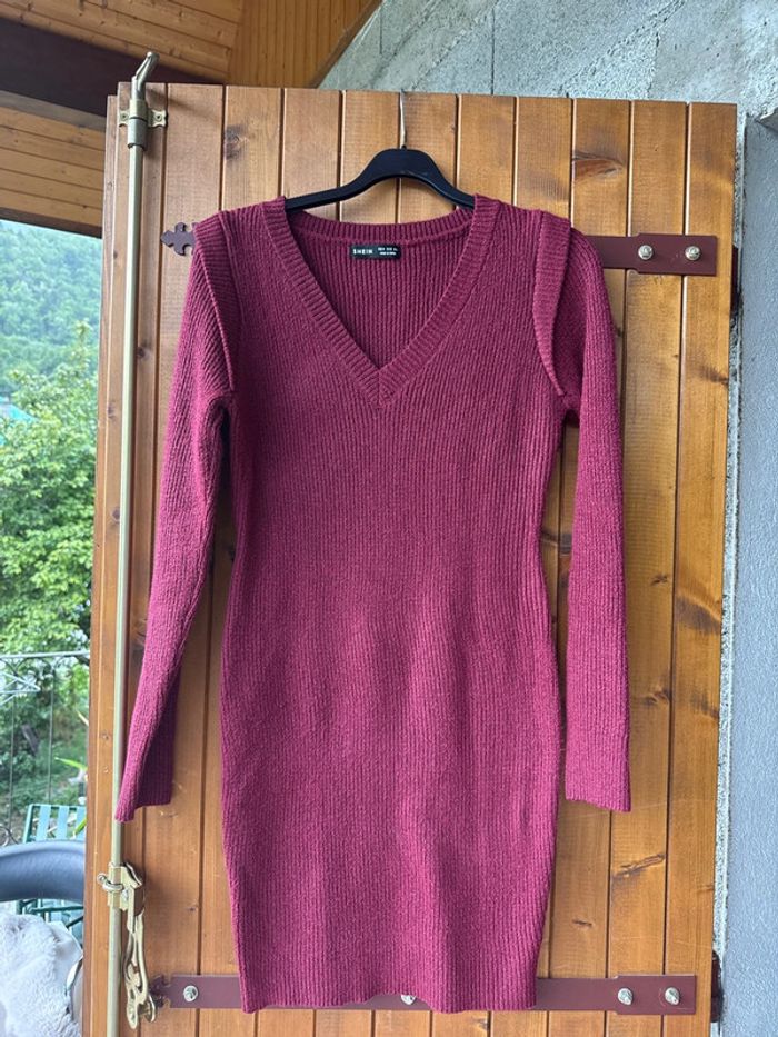 Robe épaisse bordeaux