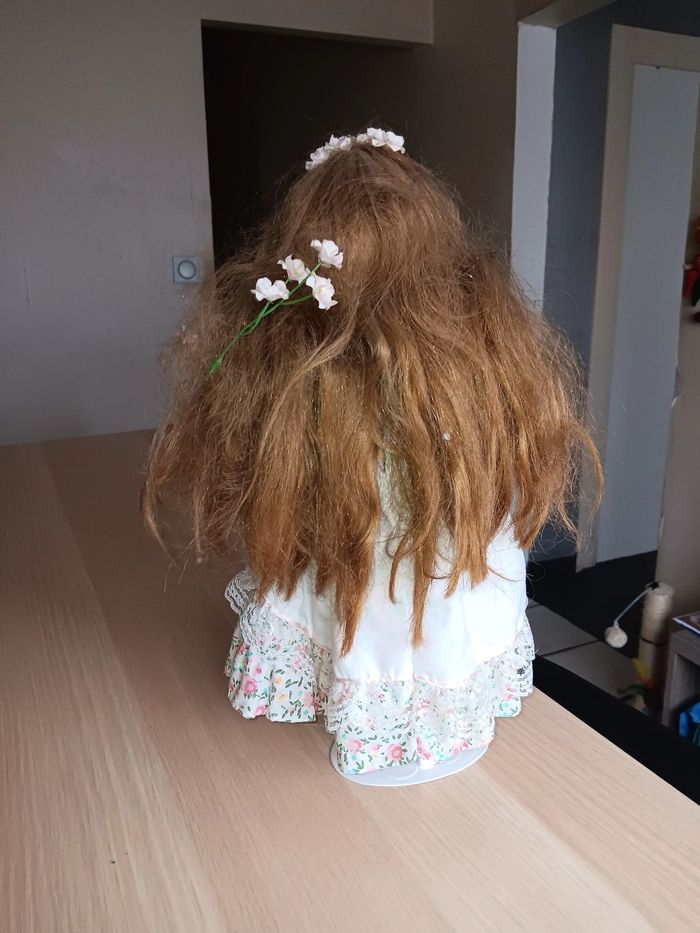 poupée porcelaine - photo numéro 2