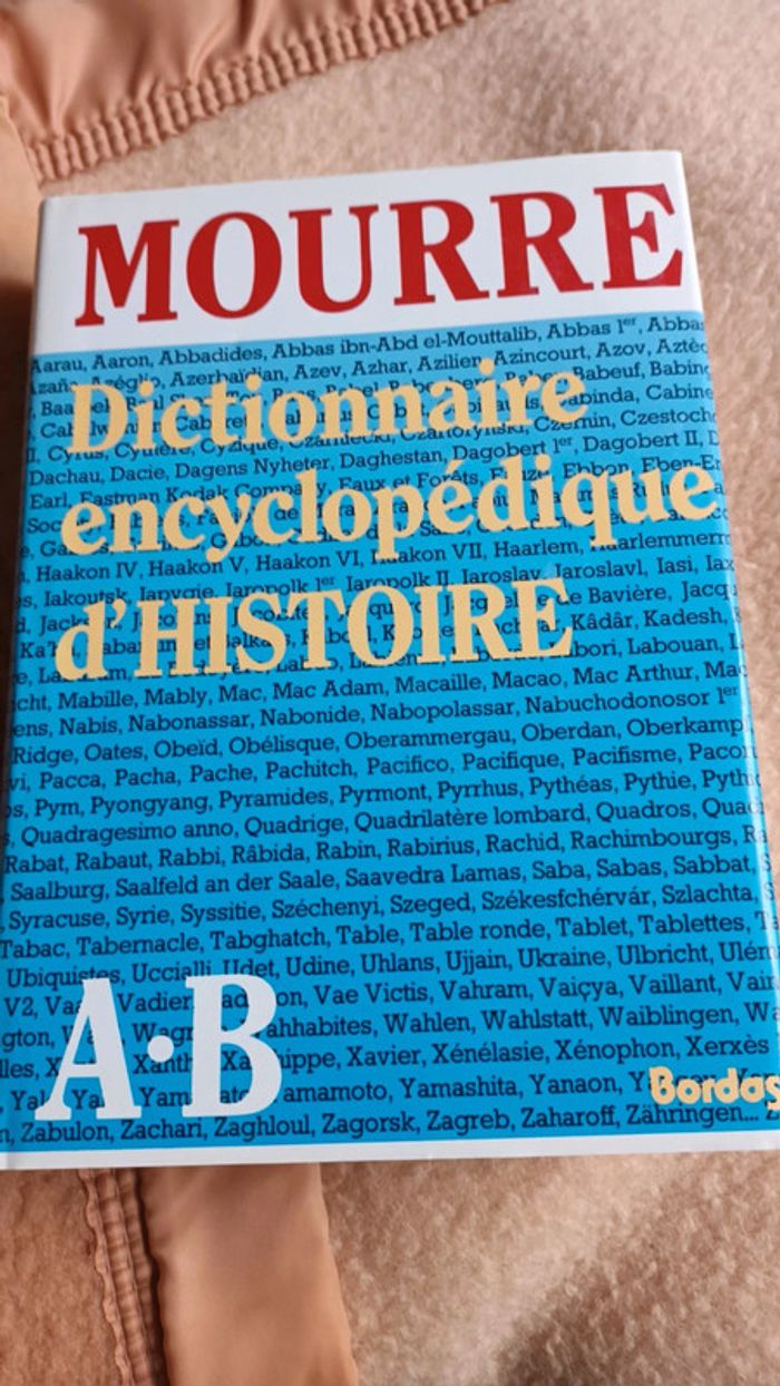 Dictionnaire encyclopédique d'histoire A.B
