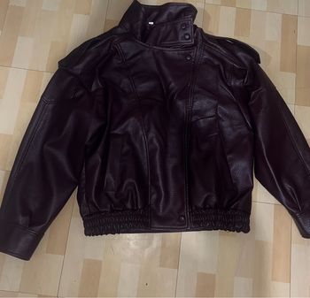 Veste en cuir bordeaux style Zara