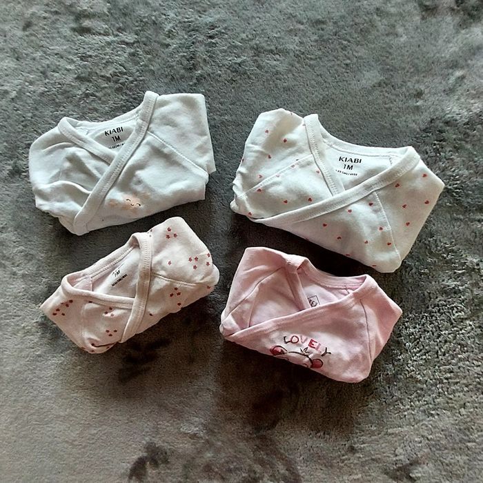 Lot 4 bodies bébé - photo numéro 2
