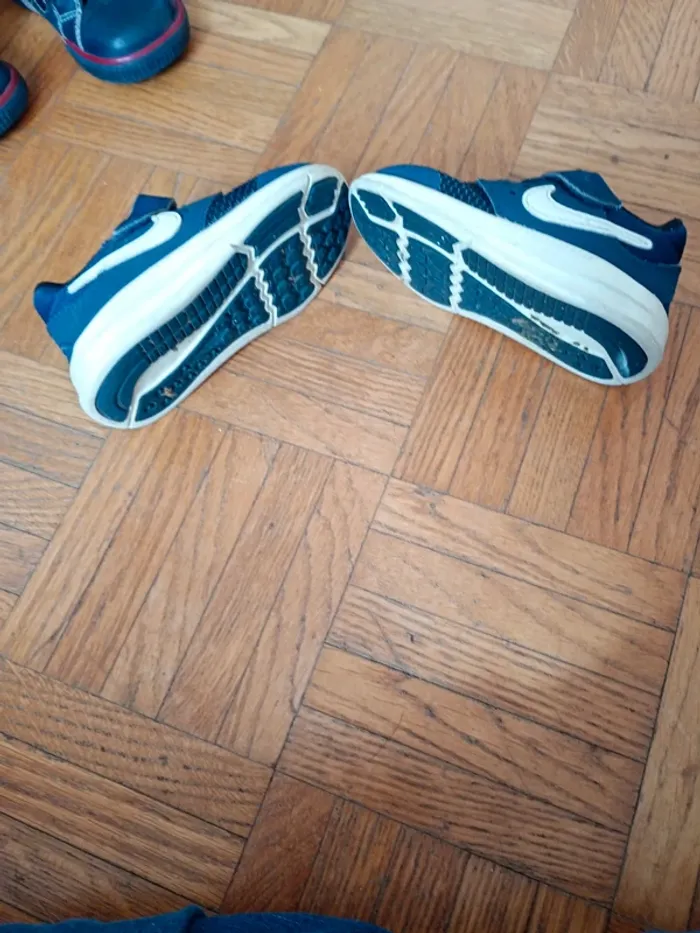 Baskets Nike 22 - photo numéro 2