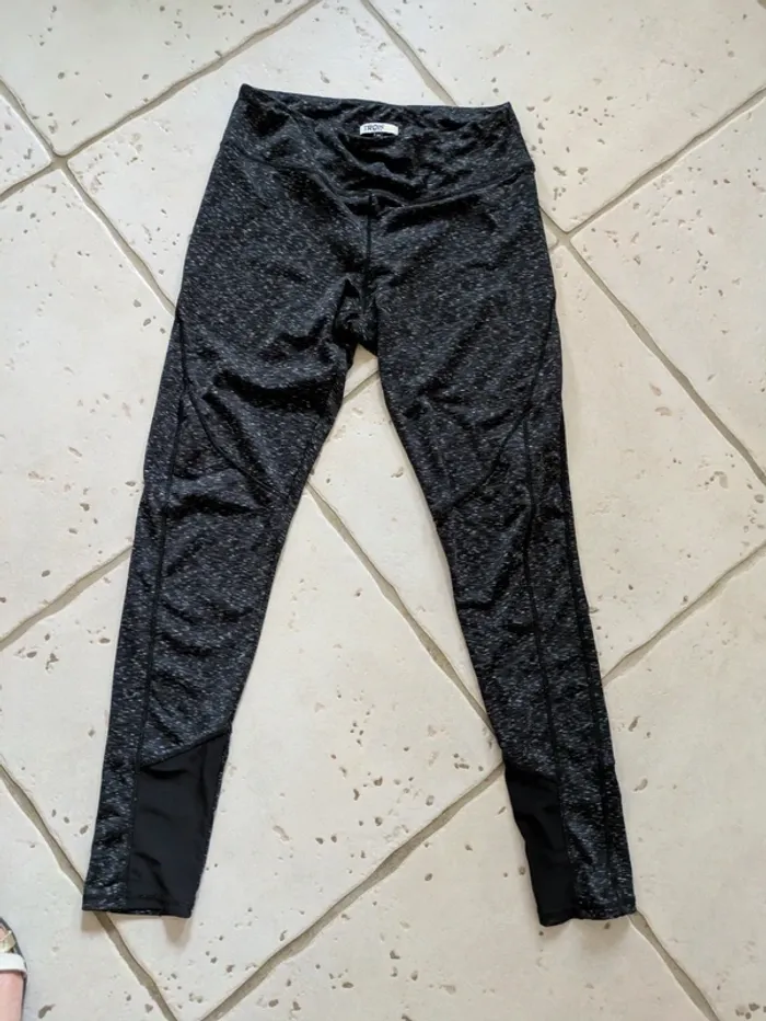 Joli legging de sport Trois 25 taille M noir de gris chiné