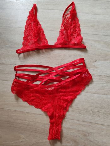 Ensemble rouge