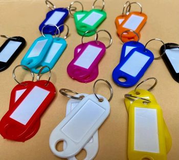 Lot de 20 porte-clés avec étiquette colorés NЕUF