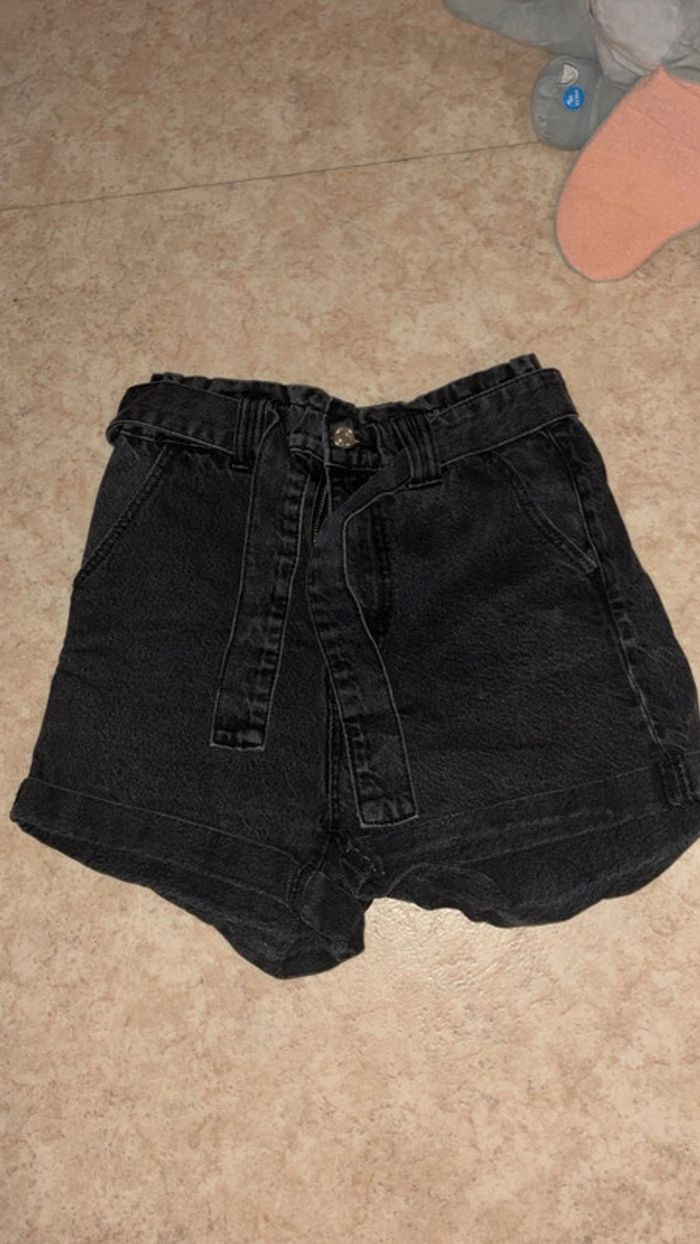 Short stradivarius noir