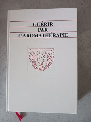 livre Guérir par l'aromathérapie
